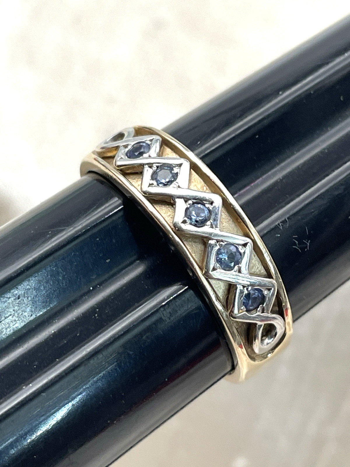 Men’s 9K 375 Yellow Gold 5.3g Ring With 5 Blue Topaz Gemstones Size 11-1/4