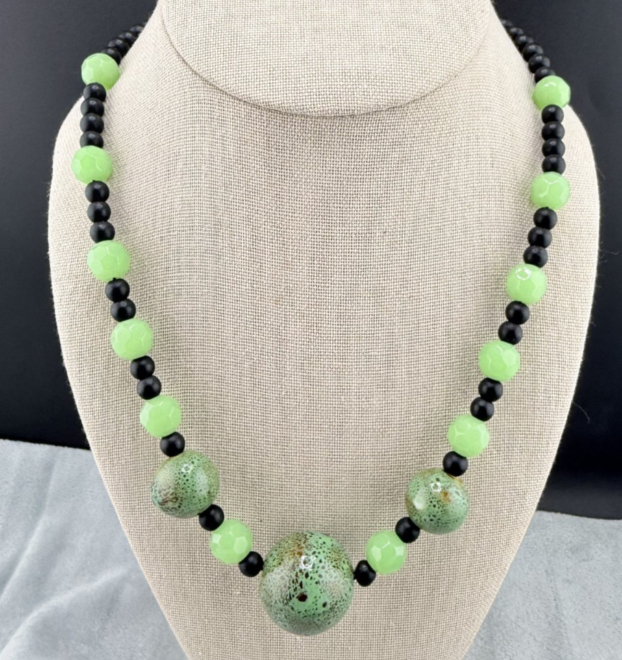 Vintage Beaded Necklace Black Green Glass Stone Silver Tone Alien 24″