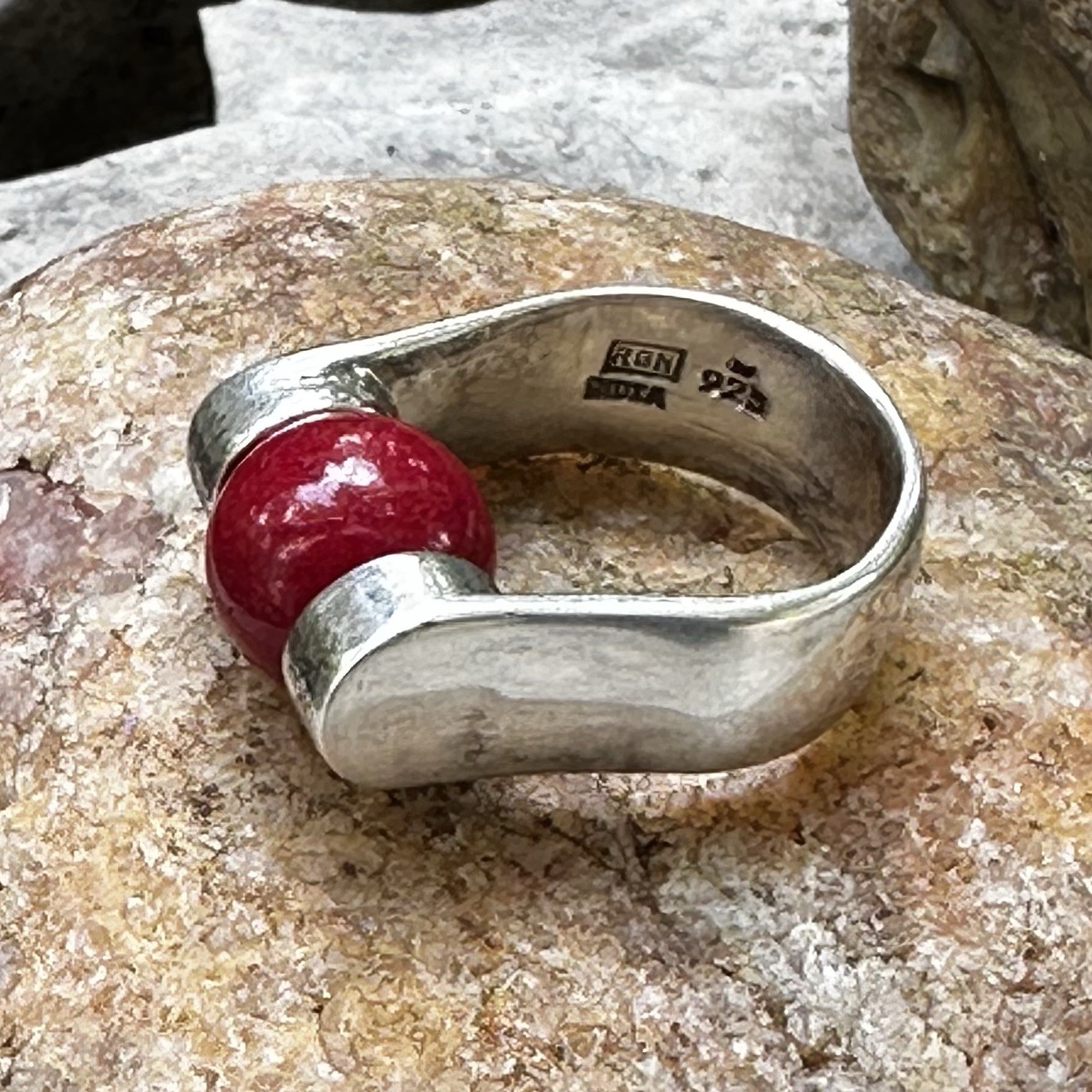 Vintage 925 Sterling Silver Tension Ring With Red Stone Removable Stone, Size 7