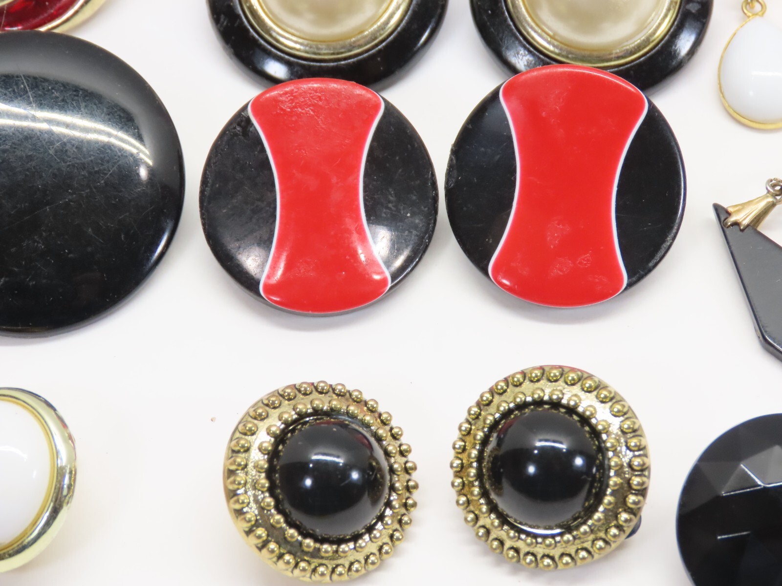 Vintage Earrings Jewelry Lot Red White Black Mix Match Cabochon (1) Jomaz D2380