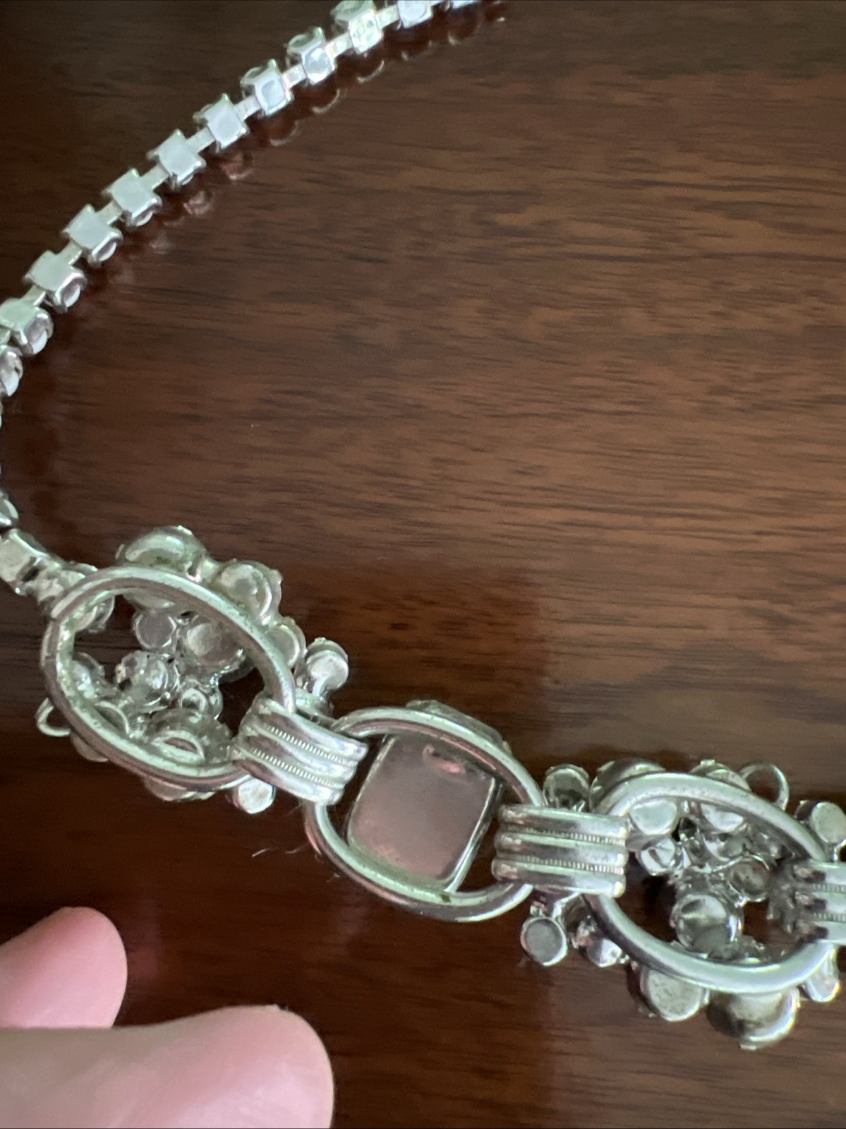 VTG. JULIANA DELIZZA & ELSTER MILK GLASS and GRAY RHINESTONE CHOKER NECKLACE 16″