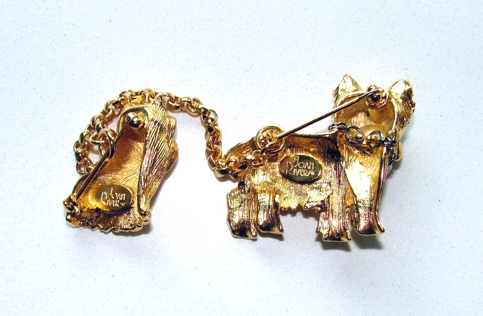 Vintage JOAN RIVERS Yorkie TERRIER DOG Brooch PIN Set With Chain GOLD TONE
