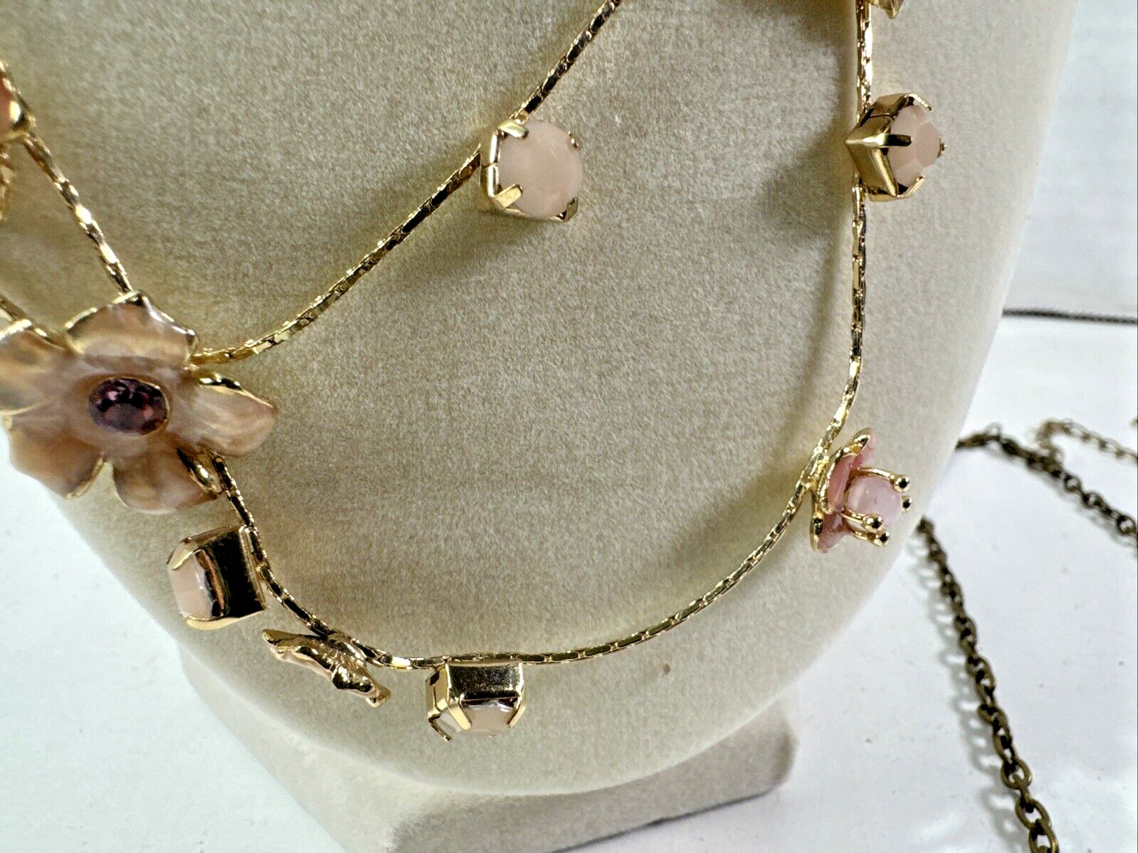 Beautiful Vintage Estate Lot 3x Beaded/Metal/STONES Necklaces 1 New w Tags
