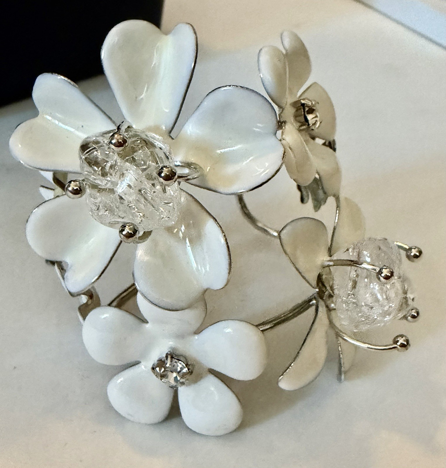“ Summer Breeze “ Elegant Pearl And Gems Lot Etc (17 pc)