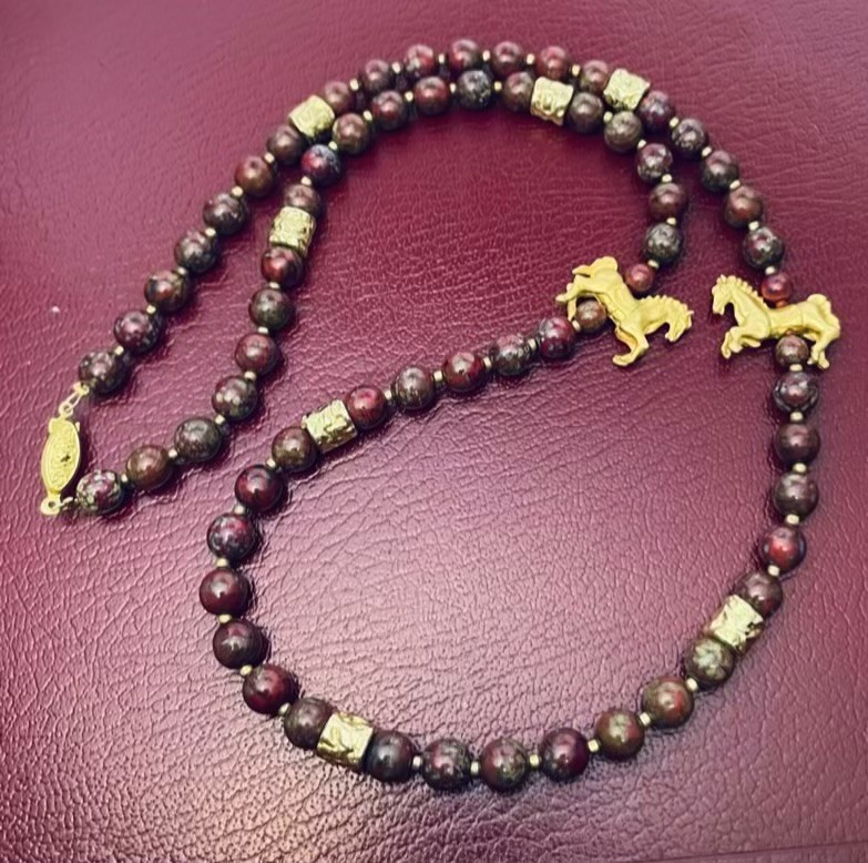 Horse Charms Necklace Gold Tone Metal Red Marbled Glass Beads Equestrian 26″