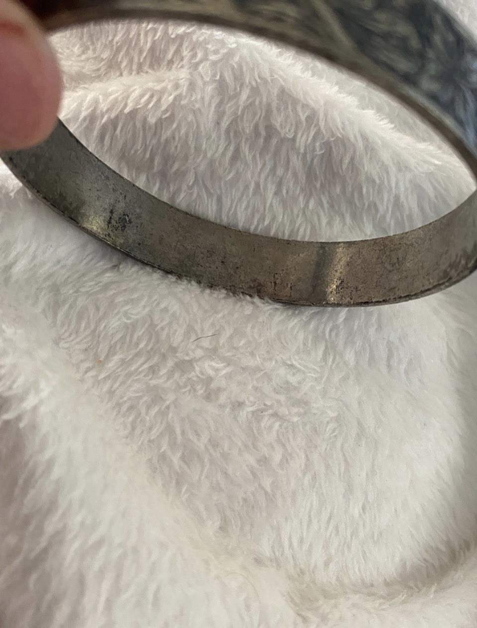 Vintage Silver Tone Floral Cuff Bangle Bracelet Ornate Repousse Scroll Pattern