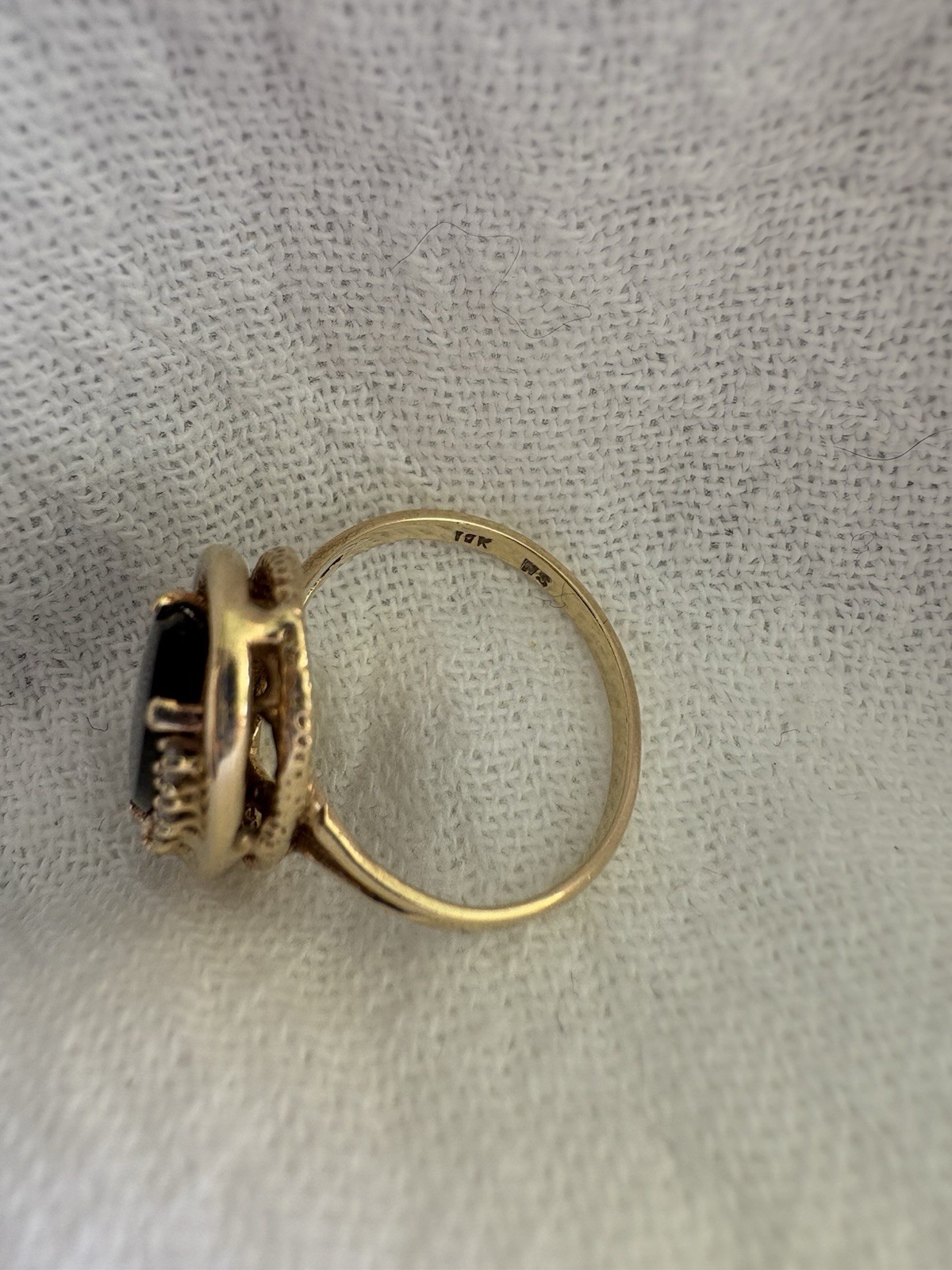 Vintage 10K Yellow Gold Black Onyx Natural Diamond Ring, Size 6