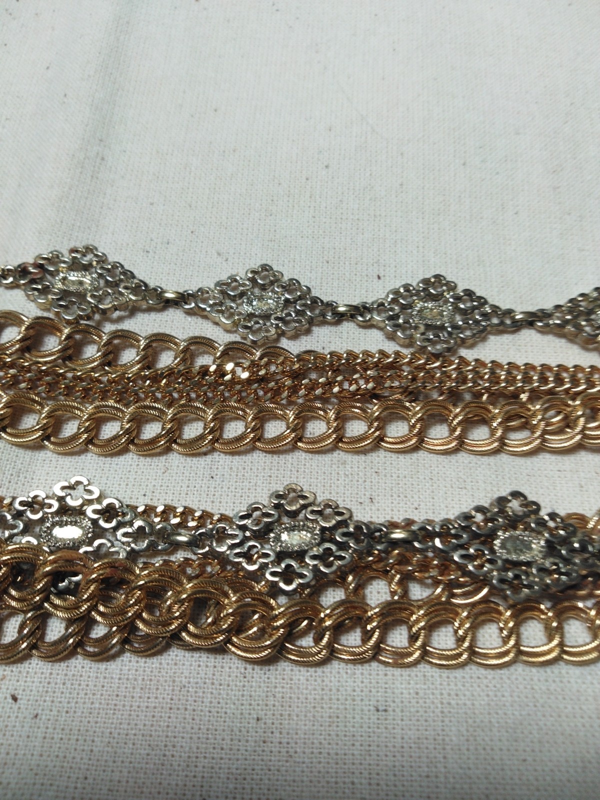 MONET VTG 5 Strand 18″ Different Chains, Cascade Gold Tone Necklace, pre-owned.