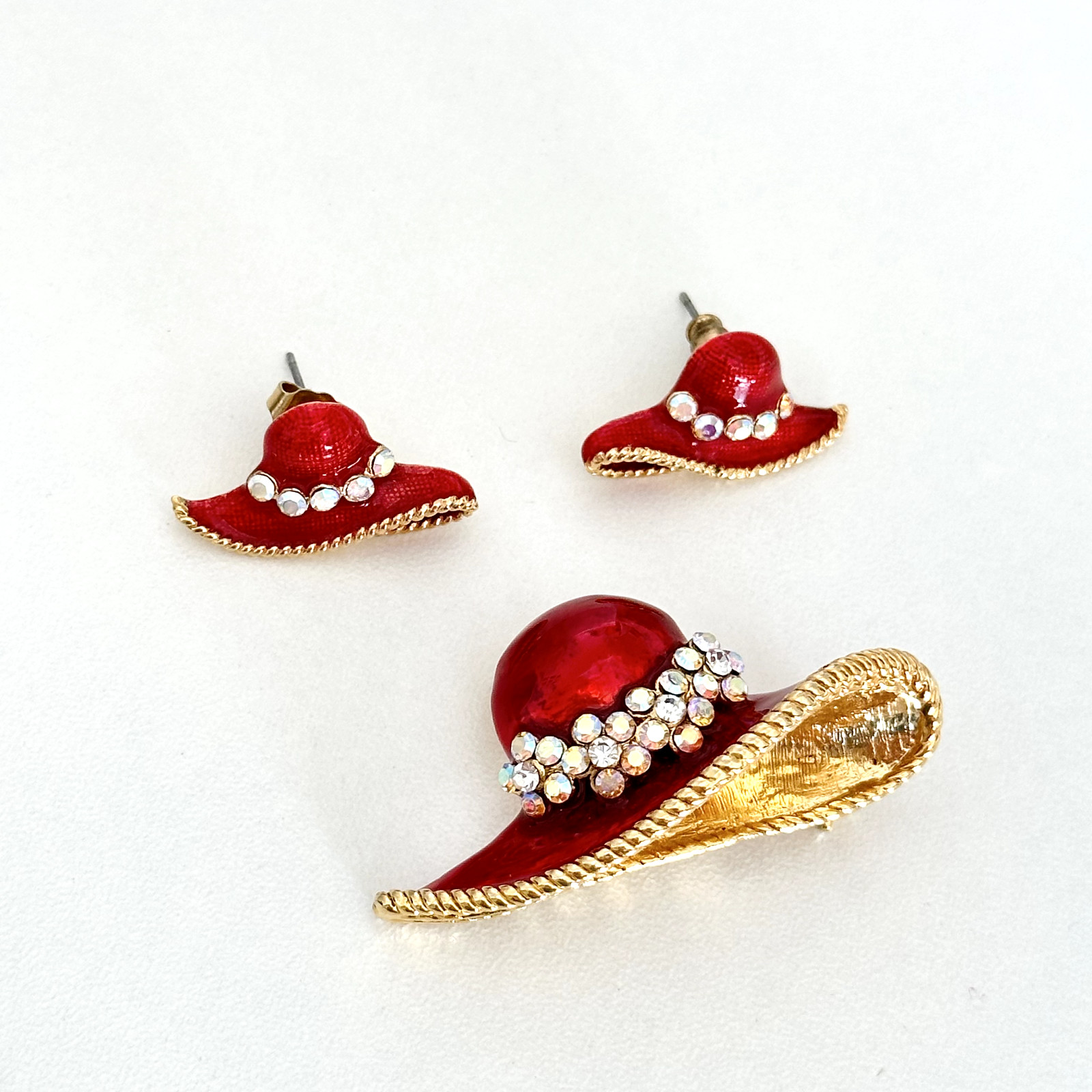 Vintage Red Enamel AB Rhinestone Gold Tone Hat Brooch Pin Earrings Set