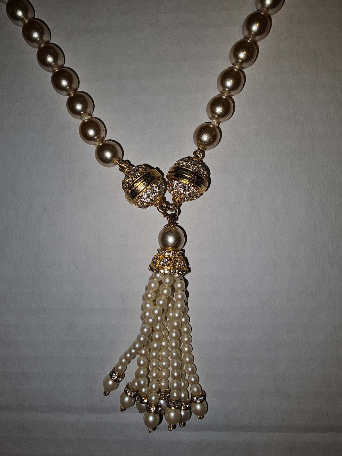 Beautiful vintage beaded statement neclace in white, gold and champagne coloring