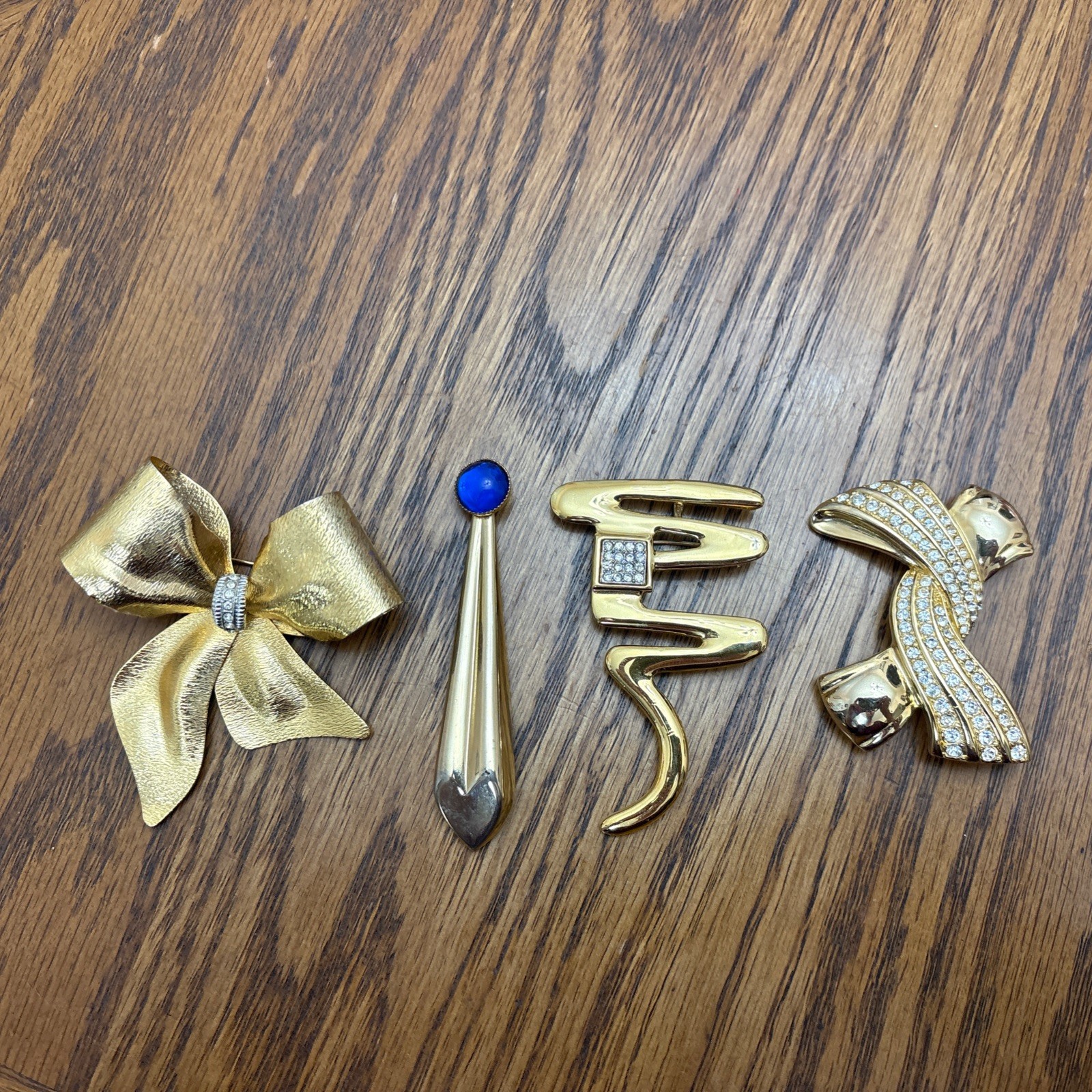 Set Of 4 Vintage Brooches Golden Tone Different Shapes