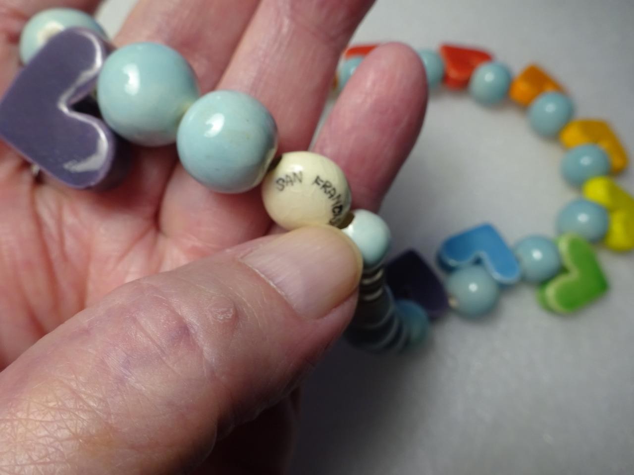 ANTIQUE 1970s PARROT PEARLS COLORFUL NECKLACE “Ceramic Beads & Hearts” STUNNING
