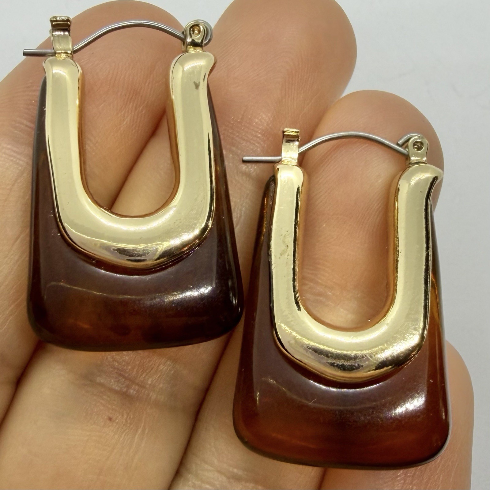 Vtg Amber Resin Chunky Saddle Hoop Statement Boxy Drop Earrings Goldtone Post