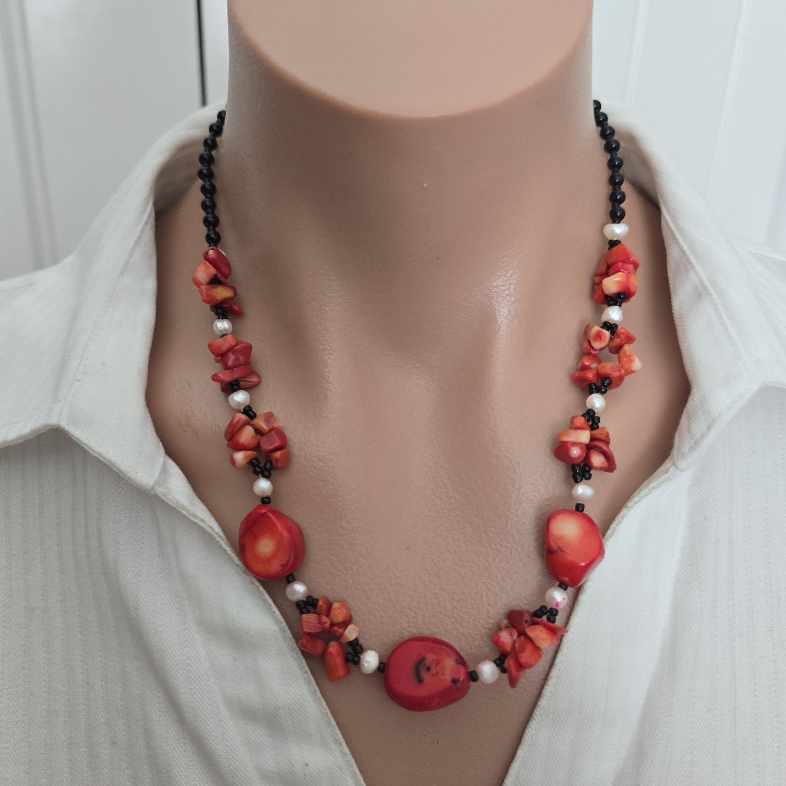 Vintage Genuine Red Coral Freshwater Pearls Black Onyx Beads Necklace 20″L Retro