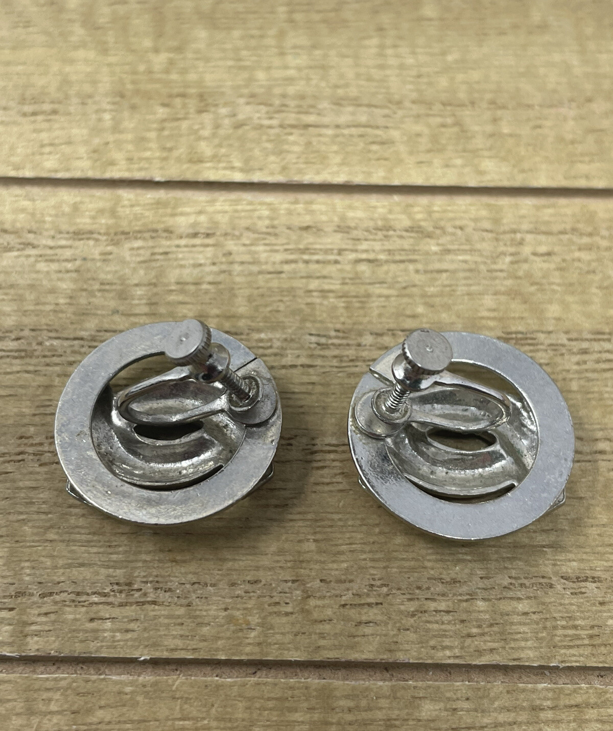 Vintage Mid Century Silver Tone Interlocked Circle Screw Back Earrings MCM Knot