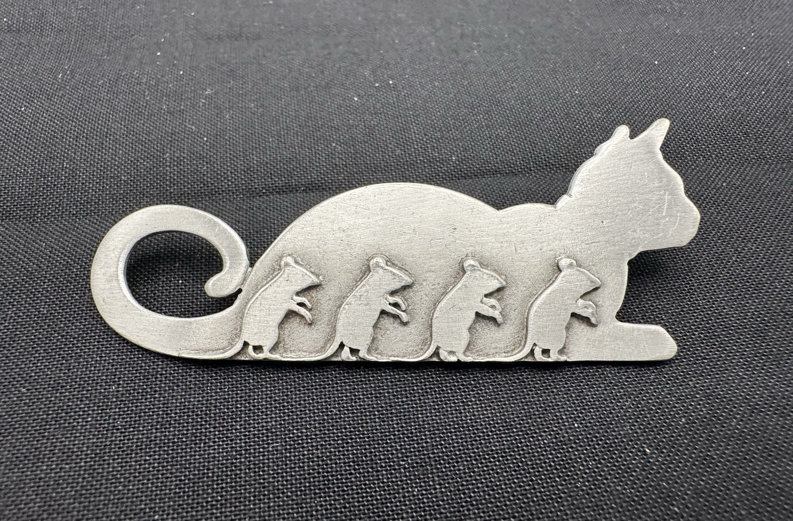Vtg JJ Cat & 4 Mice Brooch Pewter Jonette Jewelry Whimsical Kitschy Chic