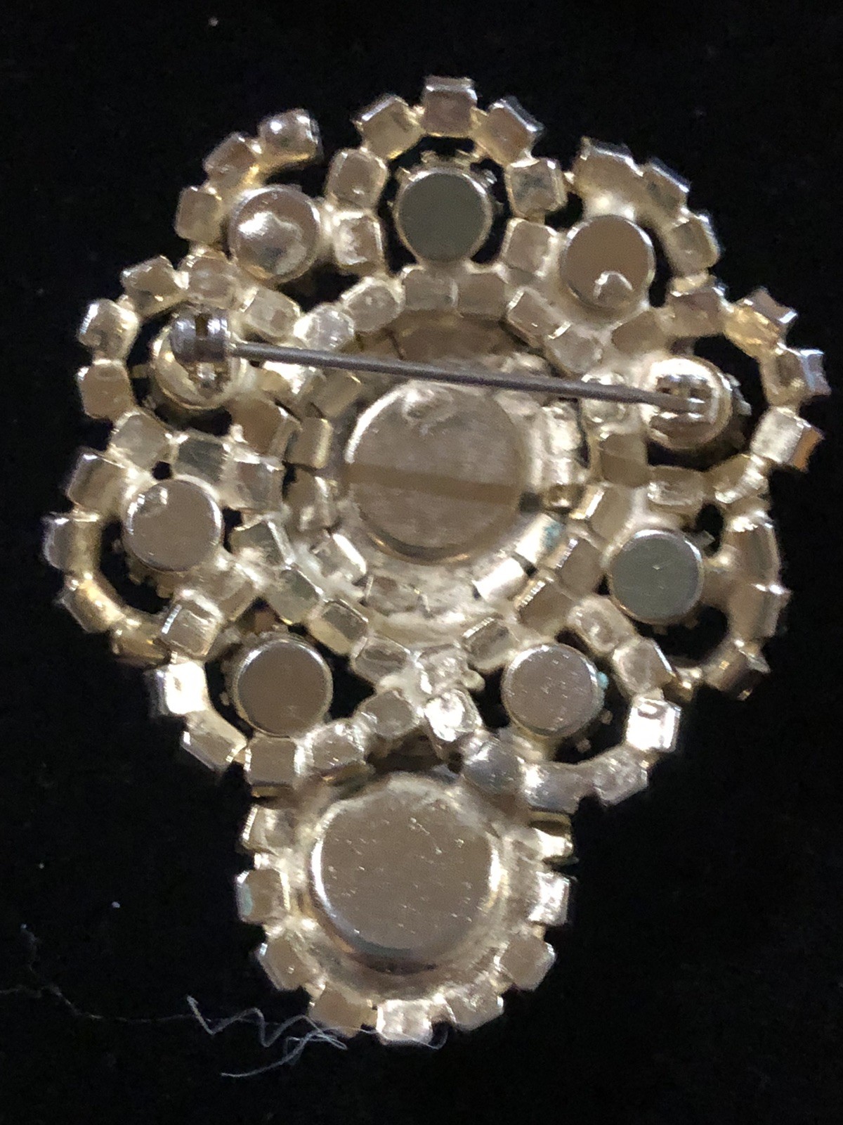 VTG. GOLD TONE RED CABOCHON & AB RHINESTONE BROOCH & CLIP ON EARRINGS SET