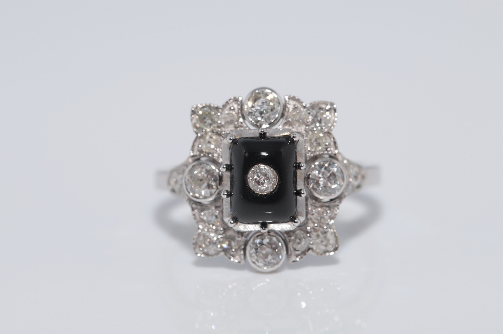 New Made 18k Gold Estate Natural Diamond Onyx Decorated Square Ring