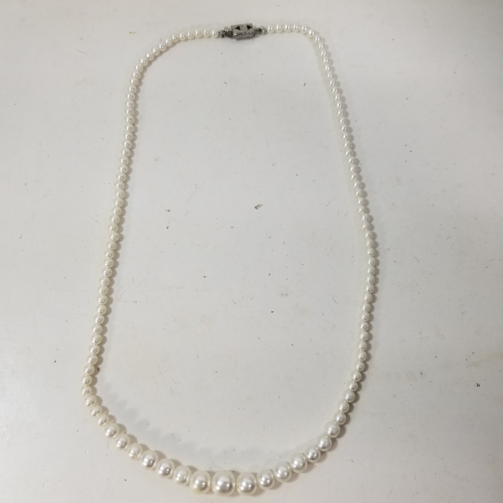 Vtg Faux Pearl Graduated Bead Necklace Silver Tone Clasp