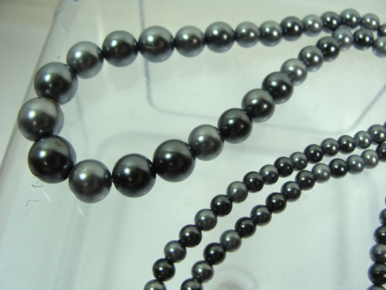 Vtg 2 Tone Gray Faux Pearls Hand Knot Tied Graduating String 27″ Long Necklace