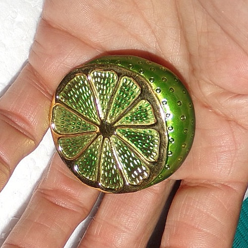 CROWN TRIFARI signed Lime slice shaped pin–FUN!–OMG!!
