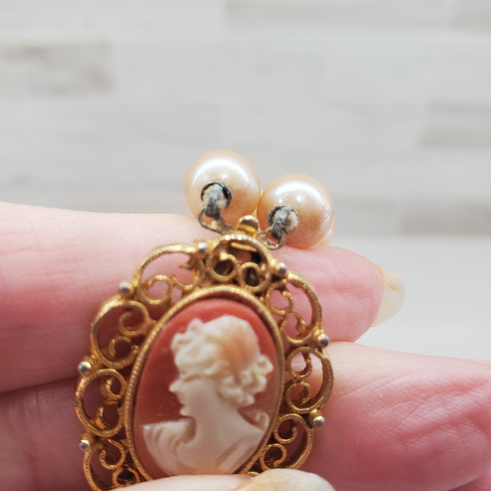 Cameo Dbl Pearl Strand Necklace 27″ Insert Clasp Carved Filigree Hand Knotted