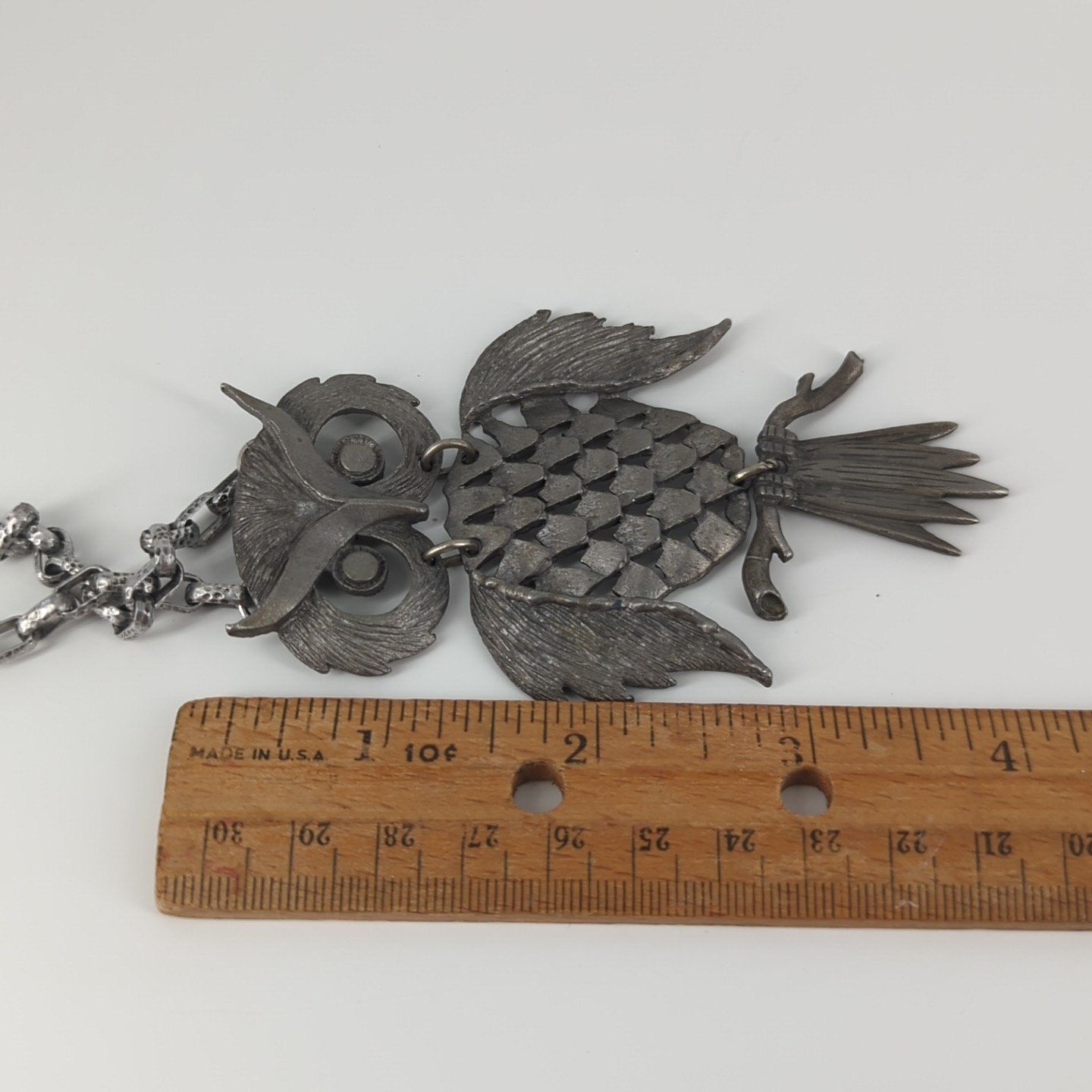 Vintage Pewter Tone Large Articulated Owl Hammered Oval Link 20″ chain Necklace