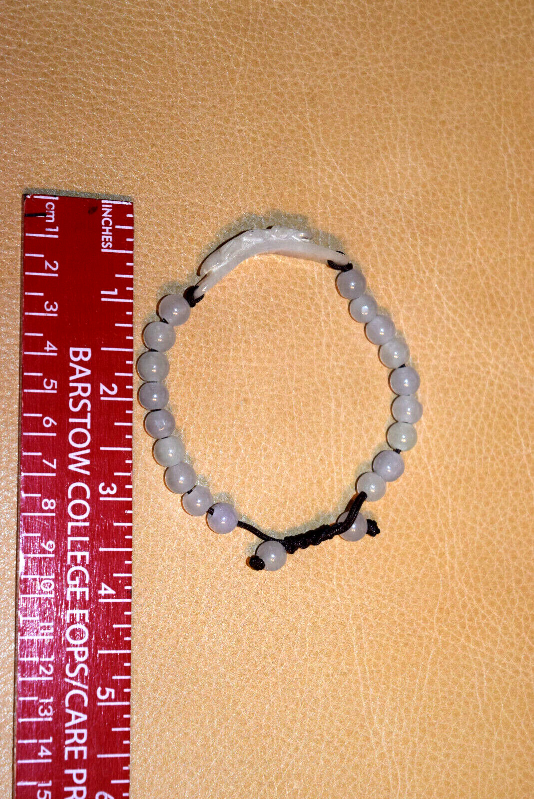 jade vintage women’s bracelet , very light lavender color, great pre-owned