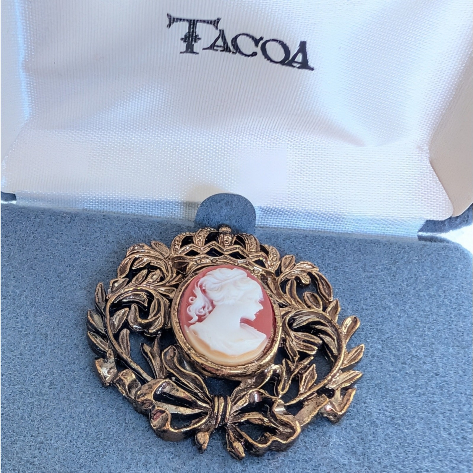 Vintage Tacoa Stunning Gold Tone Filigree Victorian Style Cameo Brooch