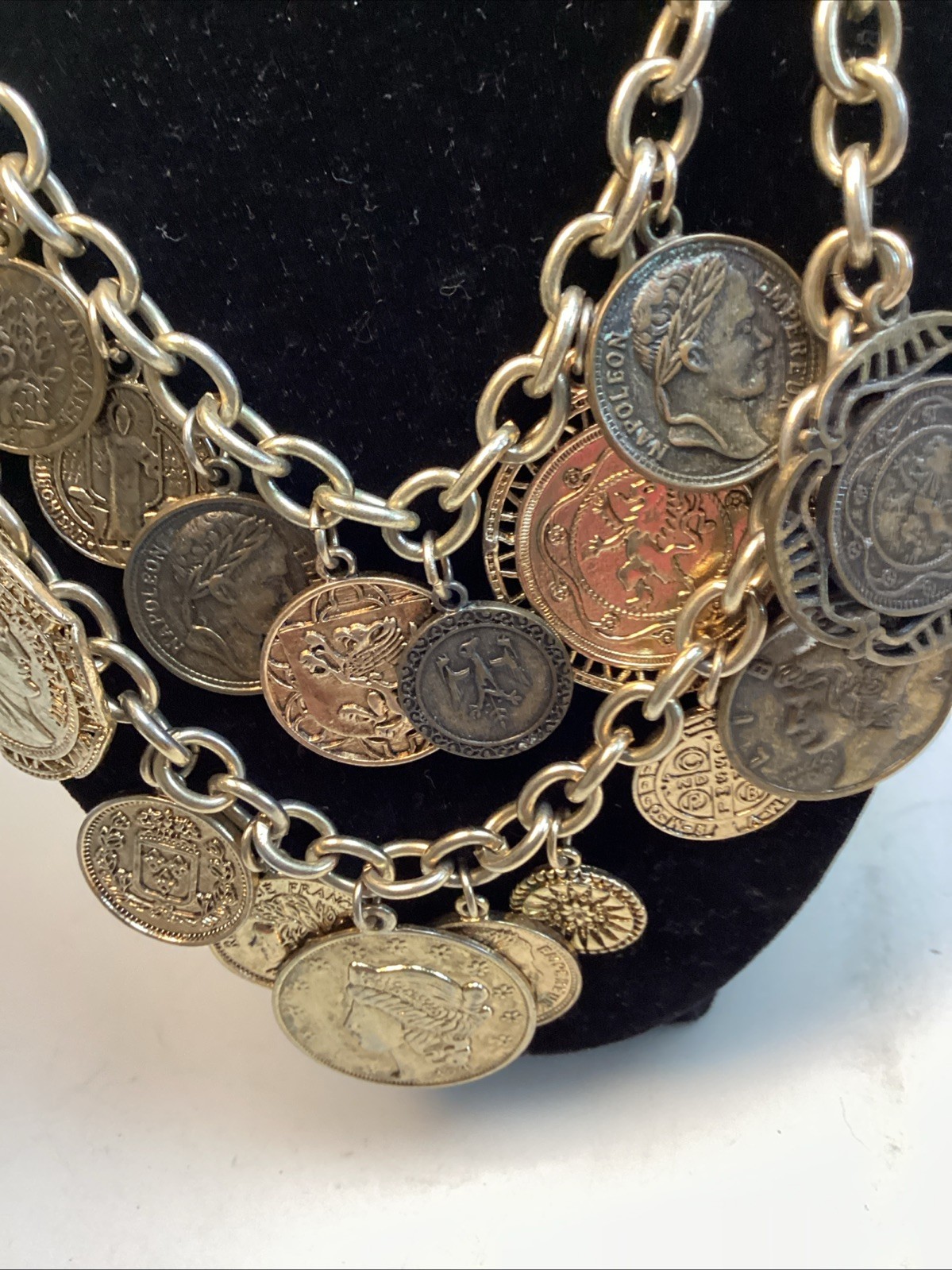 Vintage Gold Tone Dangling Faux Coin Charm Necklace Chain Link 18”