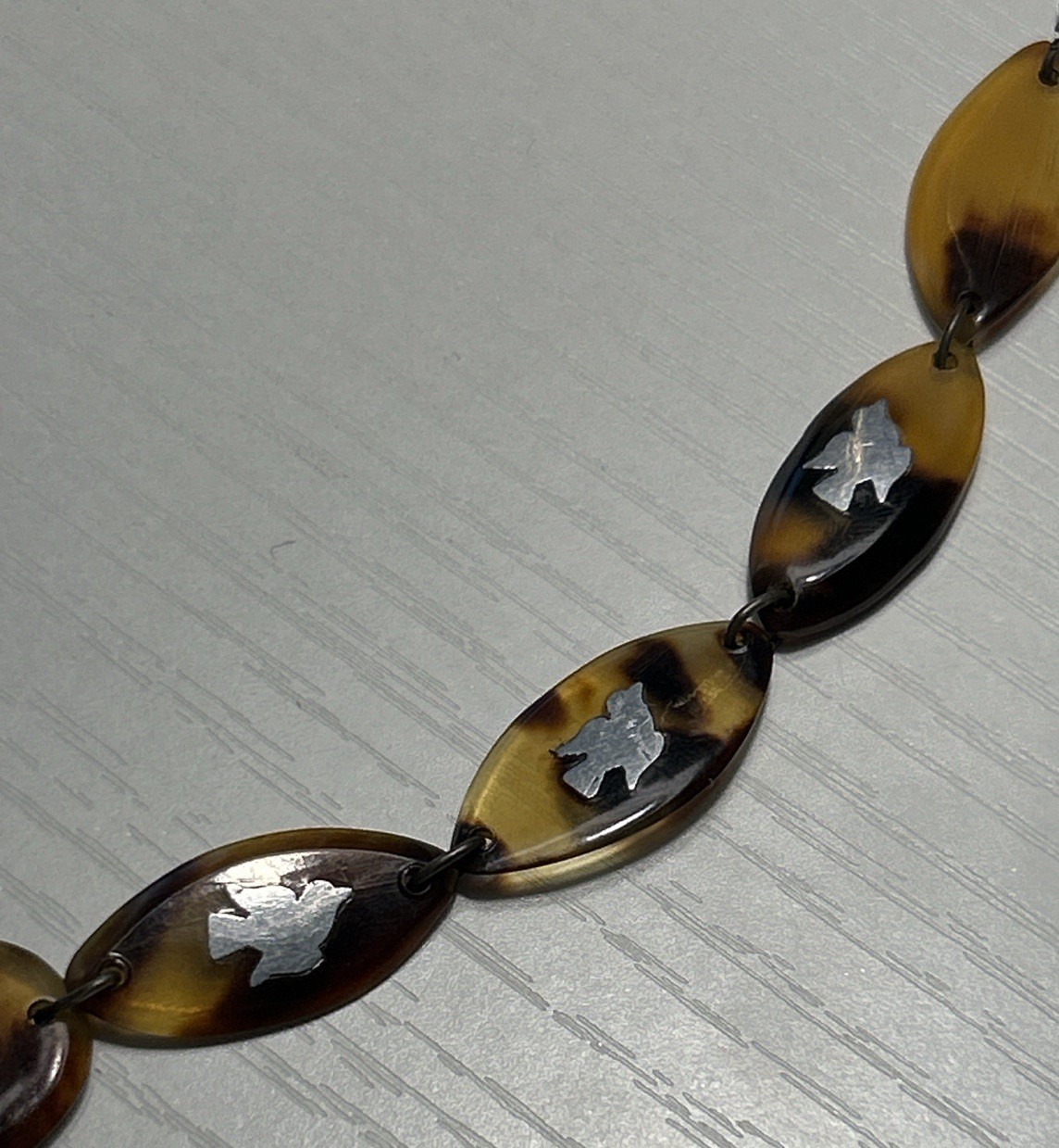 Vintage Figural Tortoiseshell Lucite Bird Palm Heart Necklace Mid Century 16”