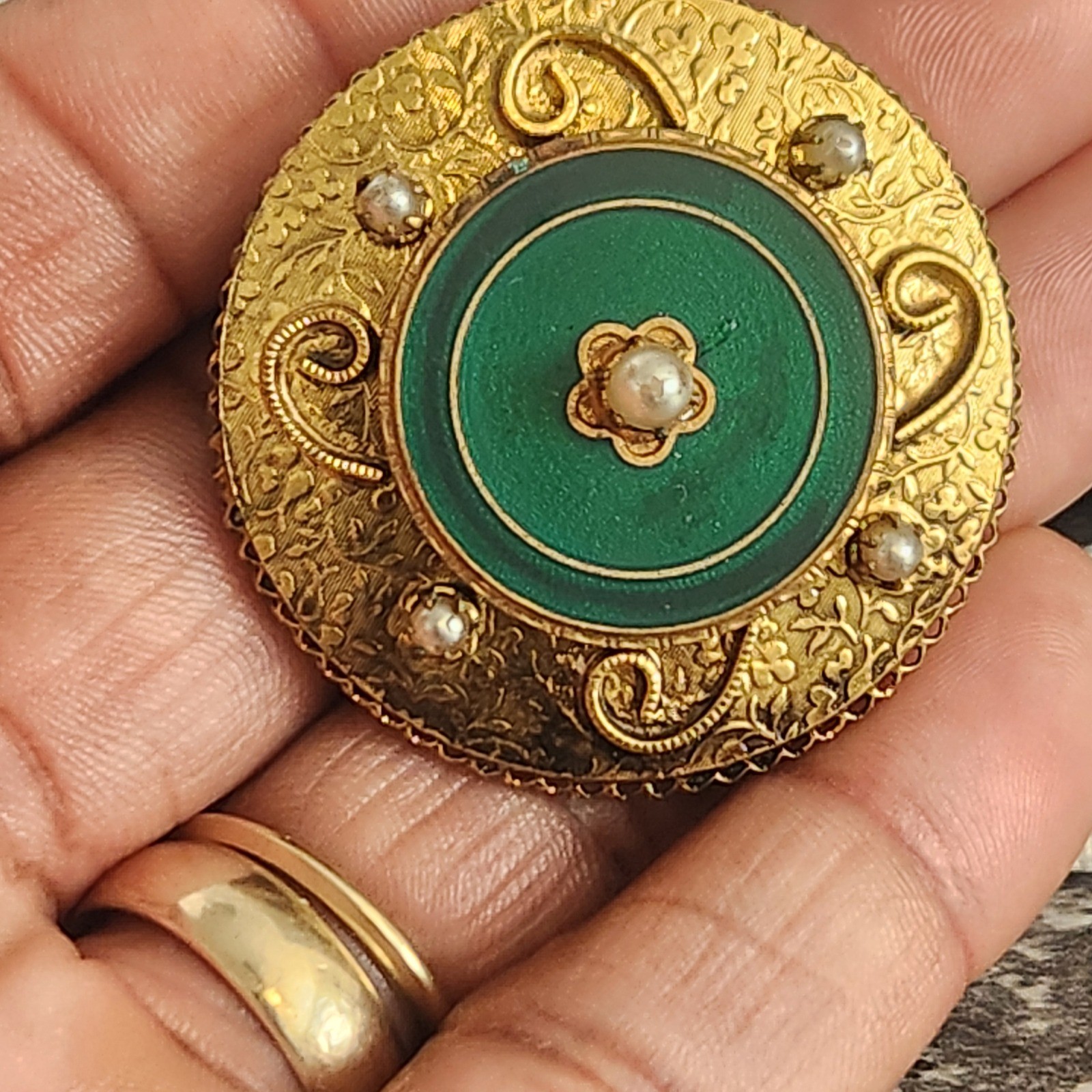 Antique Victorian Style Gold Tone Green Enamel Seed Pearl Round Floral pendant