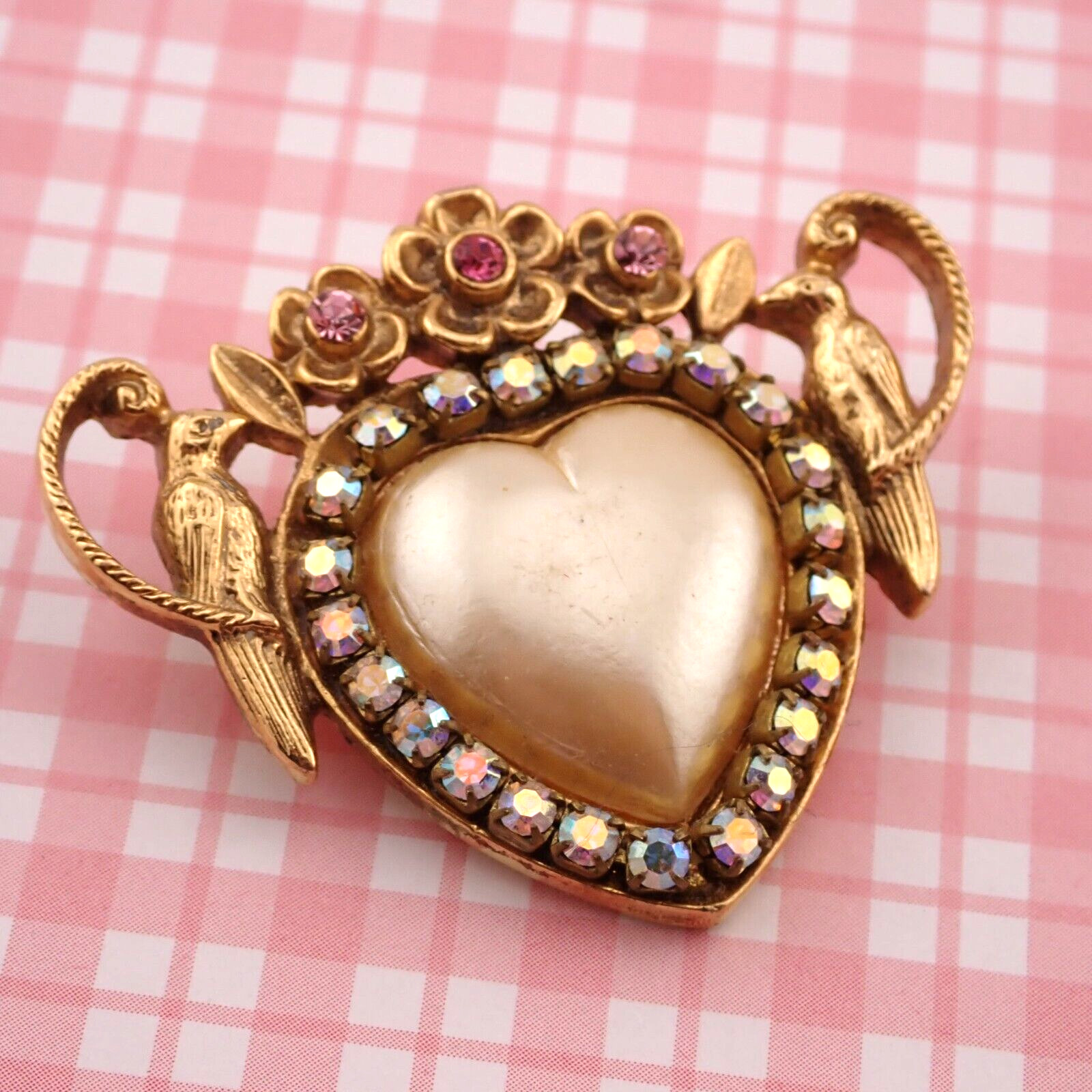 VTG 1990’s Simulated Pearl Heart rhinestone Love Bird Rhinestone Pin by 1928