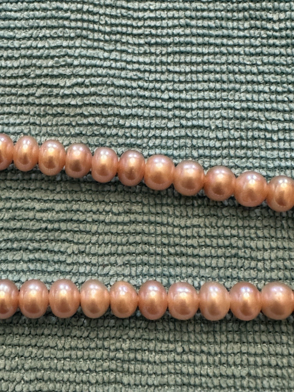 VTG 18” Cultured Pink Pearl Necklace W/Fish Hook Clasp & Matching Post Earrings