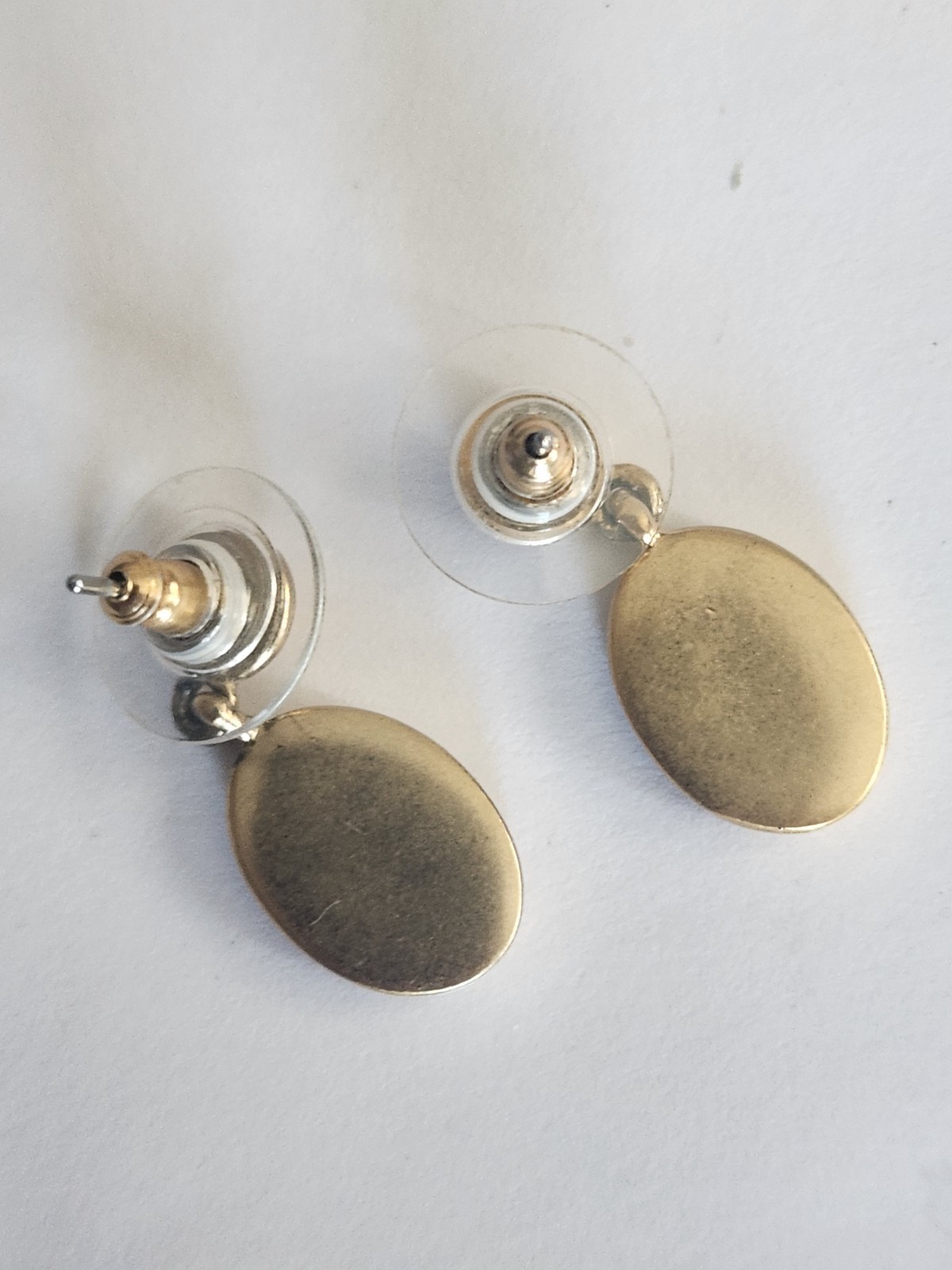 Vintage Earrings 1/2 inch drop.