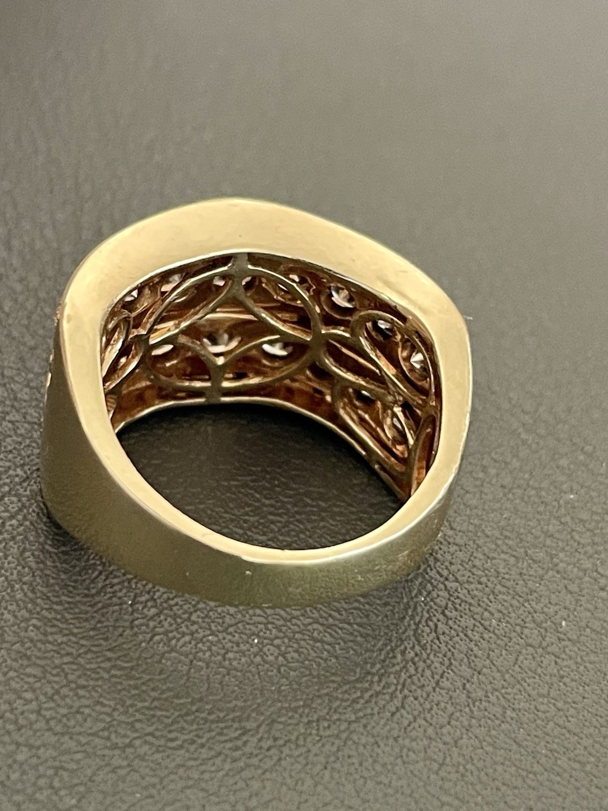 14K Yellow Gold 2.00CTW Champagne and White Diamond Ring. Size 7 (S45)