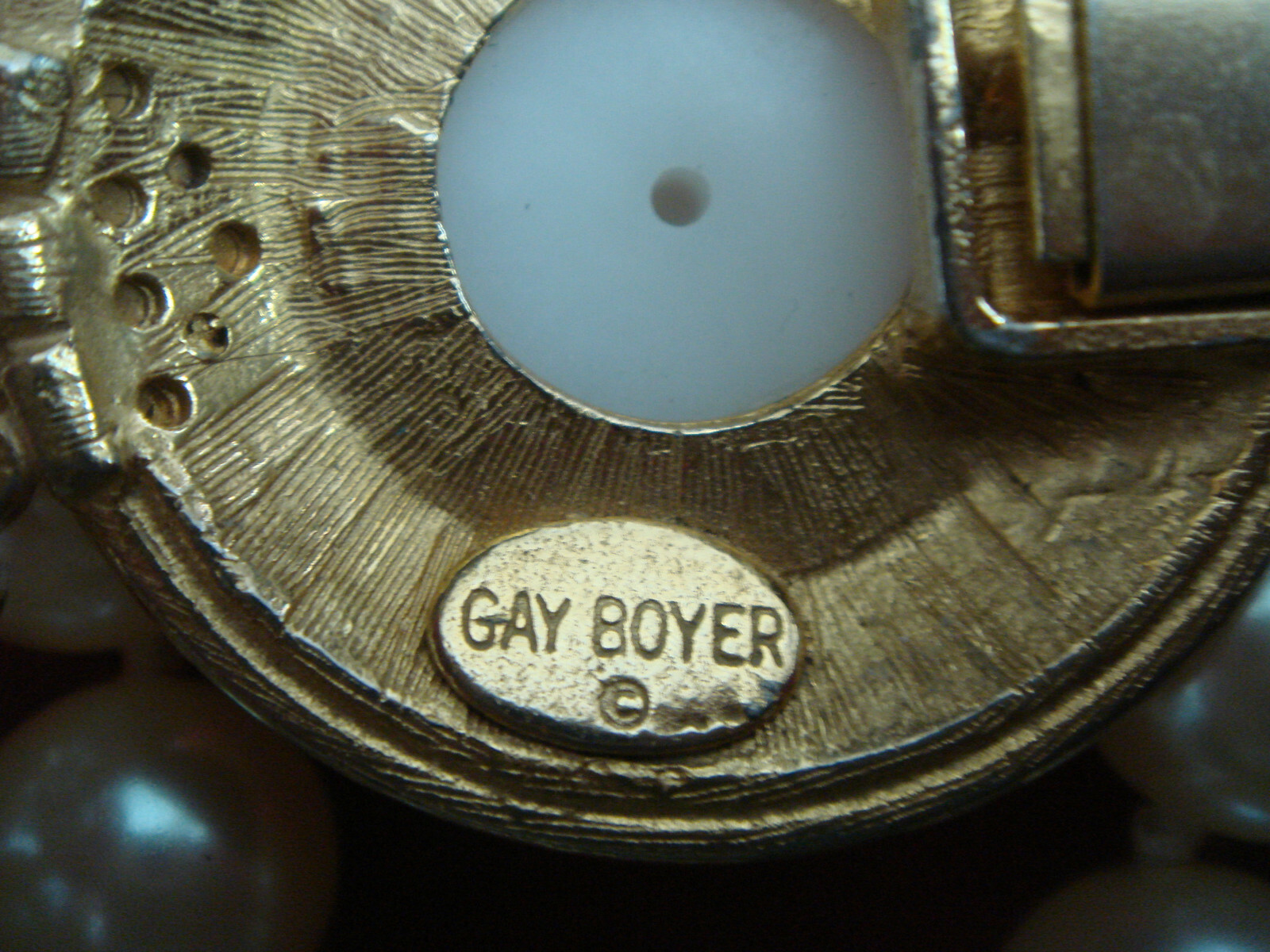GAY BOYER FAUX PEARLS 3 STRANDS NECKLACE