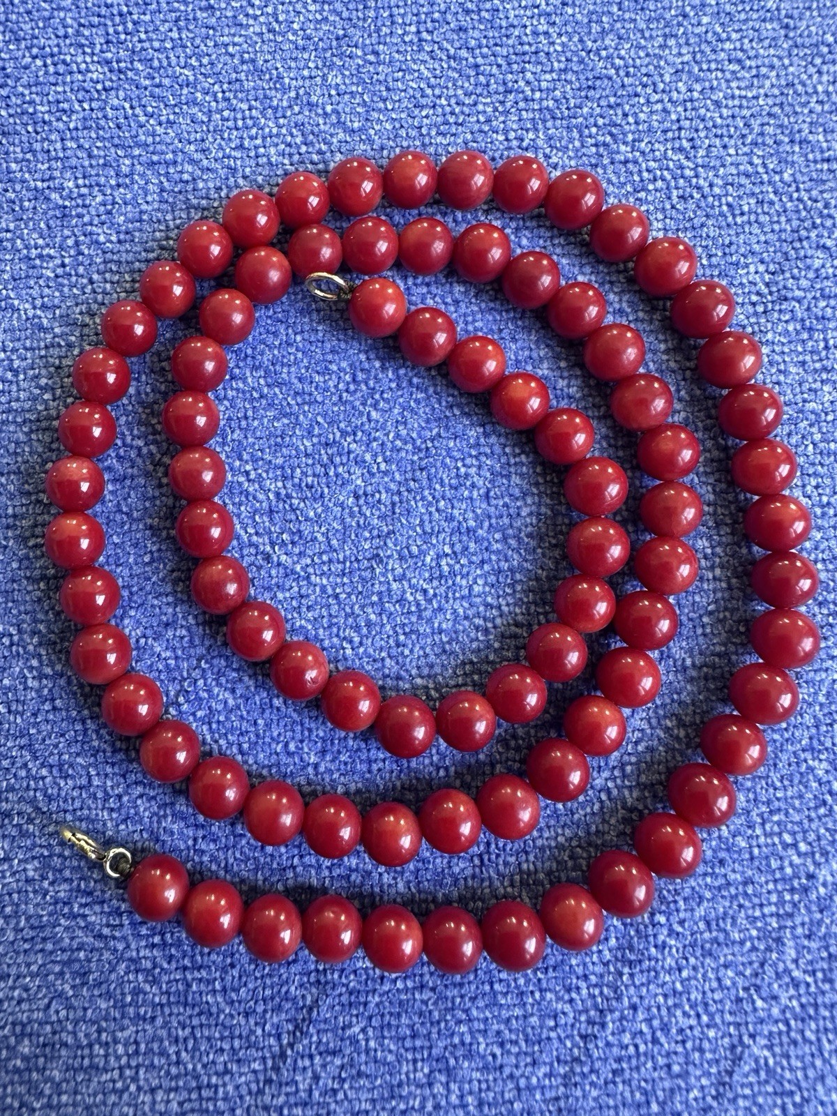 Vintage Red Coral Bead Necklace 18” 5.5mm Round Beads 14K Gold Clasp