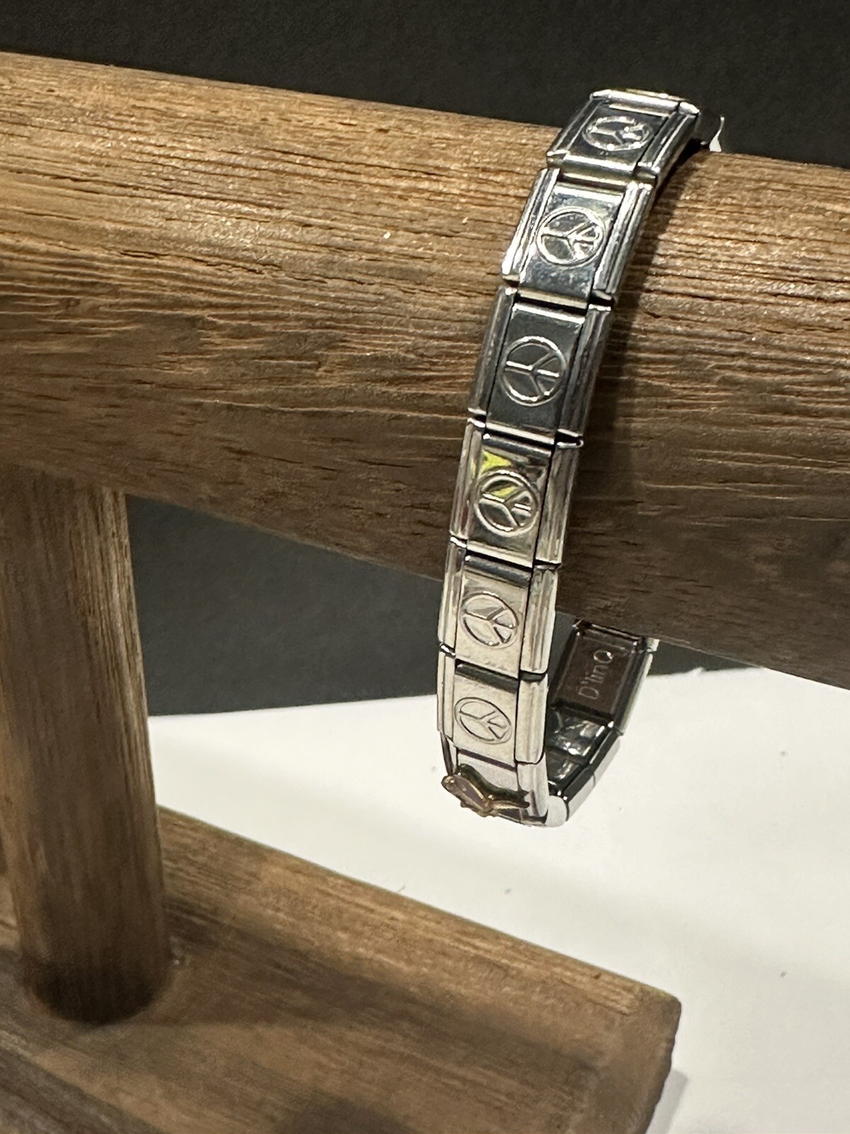 Vintage D’linq Fashion Bracelet – Silver Tone – Stretch Band – Stainless Steel