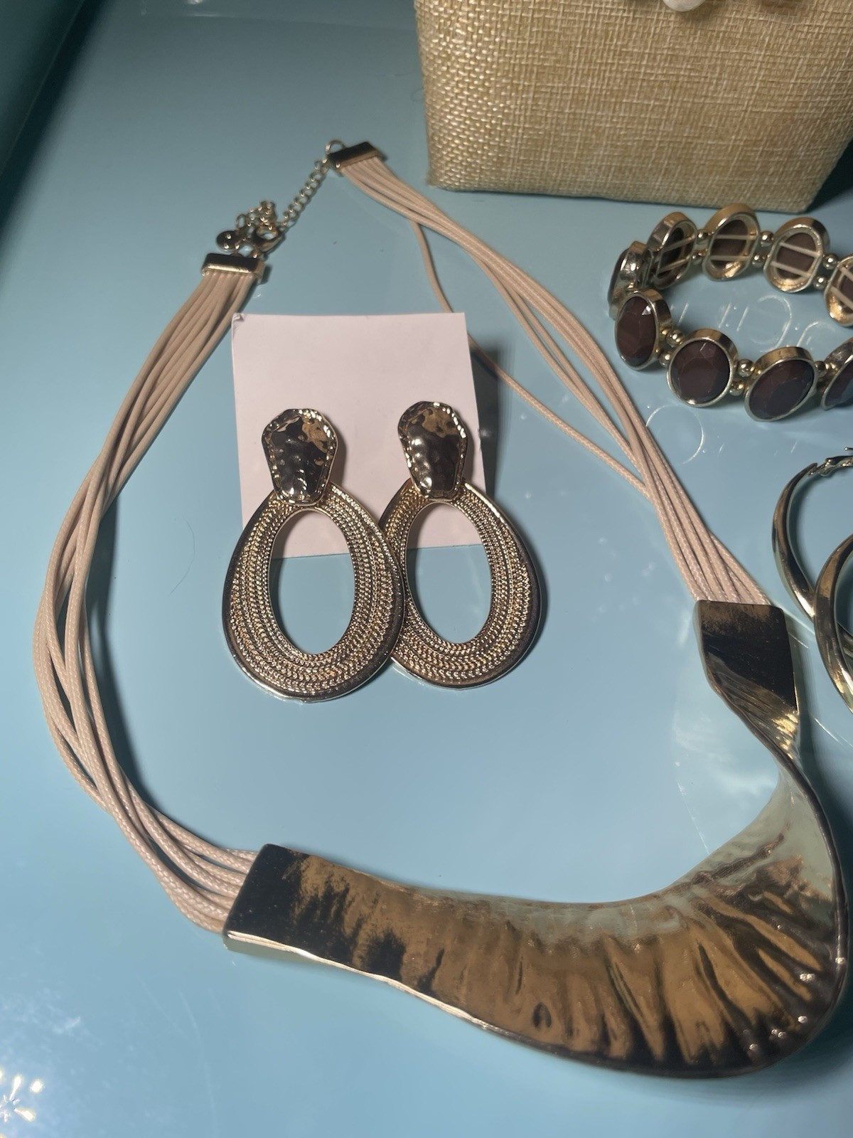 Vintage Gold Tone Fashion Jewelry Lot Necklace Bracelet Hoop Earrings Pendant