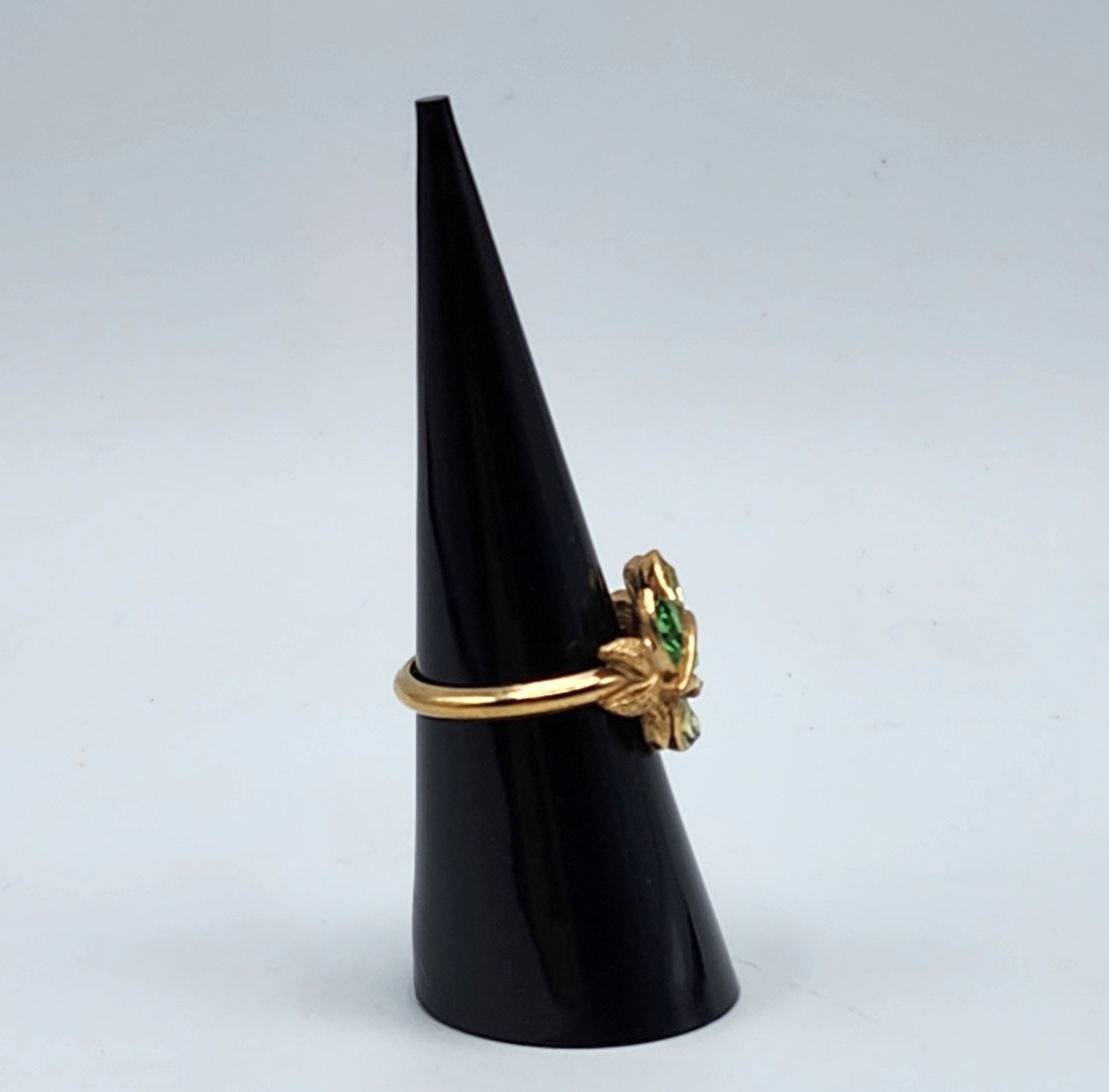 Avon Leaf Ring Citron Emerald Faux Gold Tone Sizer 6.5 Nature May Birthstone