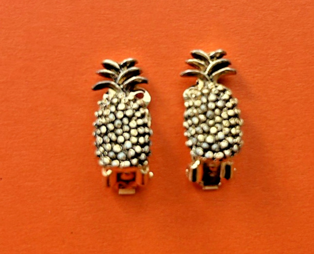 Vintage Pineapple Clip On Earrings Gold Tone Figural Pat Pend 1930s 1950s Retro