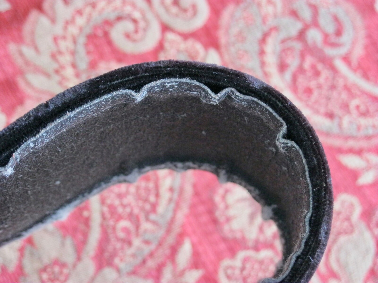 OLD ANTIQUE VINTAGE BLACK LEATHER VELVET RHINESTONE APPLIQUE V BELT ADJUSTABLE