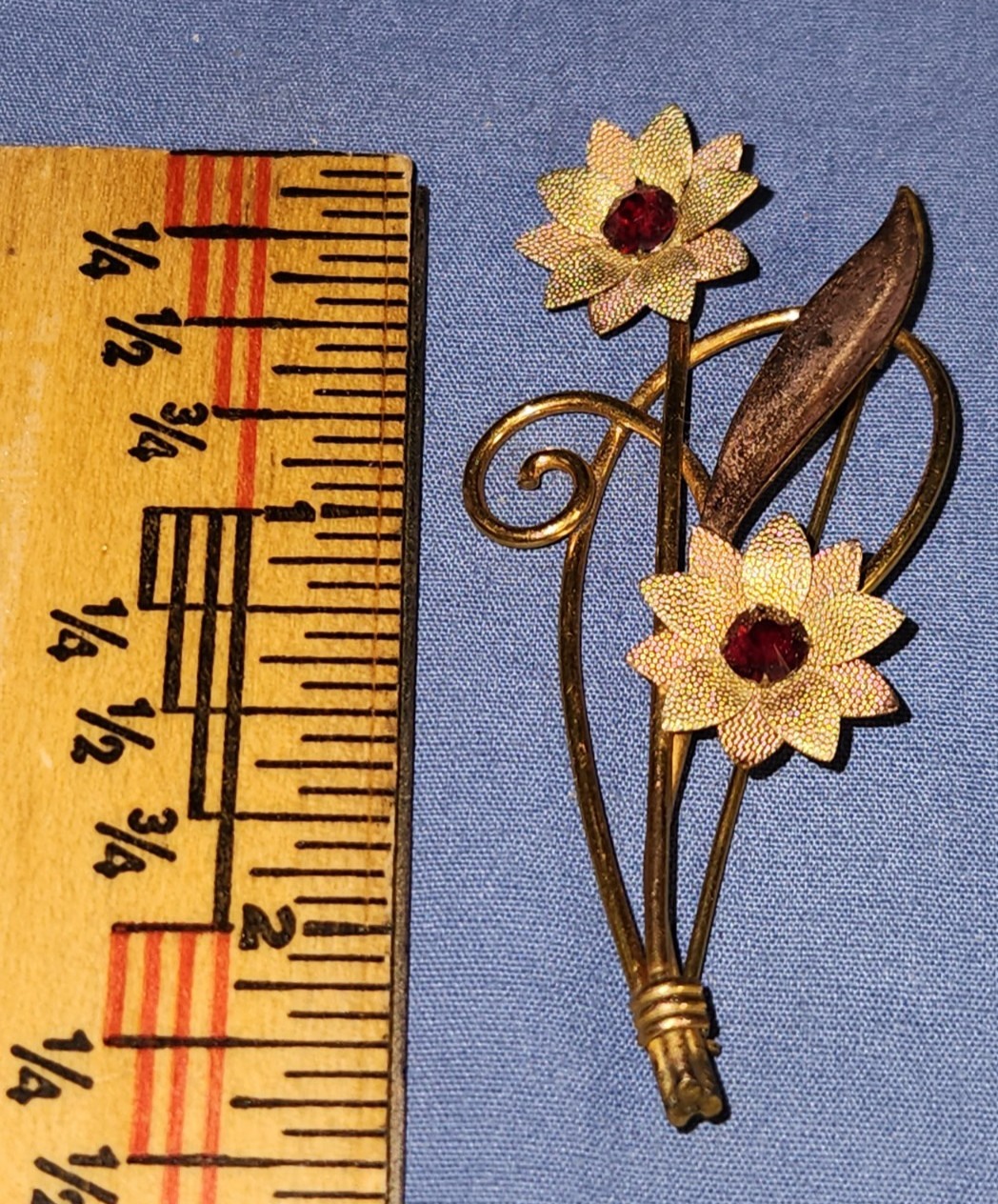 Vintage Redish Brown stone, Van Dell Graceful Floral 1-20 12K GF pin brooch