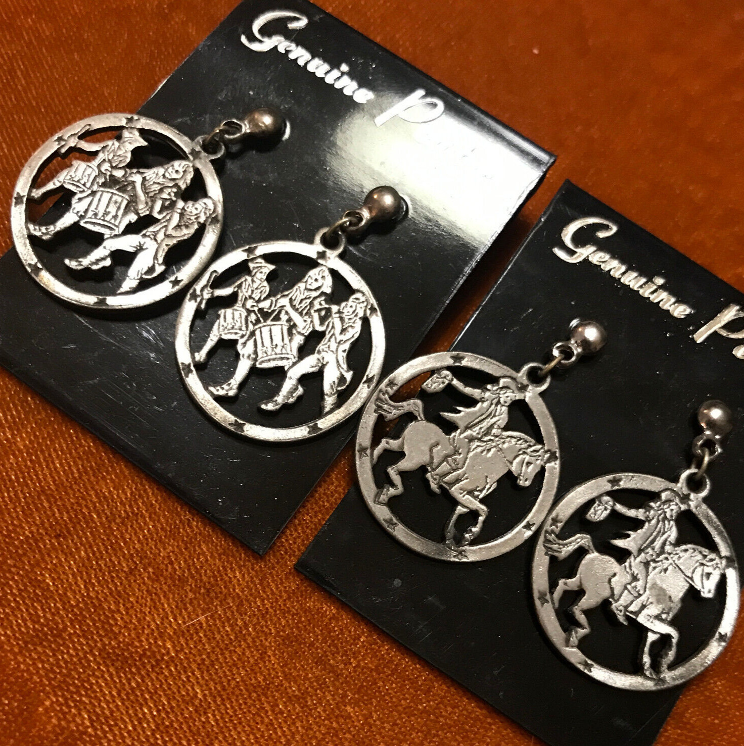 LOT OF 2 VINTAGE PEWTER PATRIOTIC PAUL REVERE EARRINGS 1970’s DANGLE NOS NOI