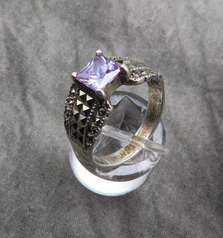 CW Sterling Silver Ring Vintage Purple Solitaire Crystal Size 8 Marcasites 544a