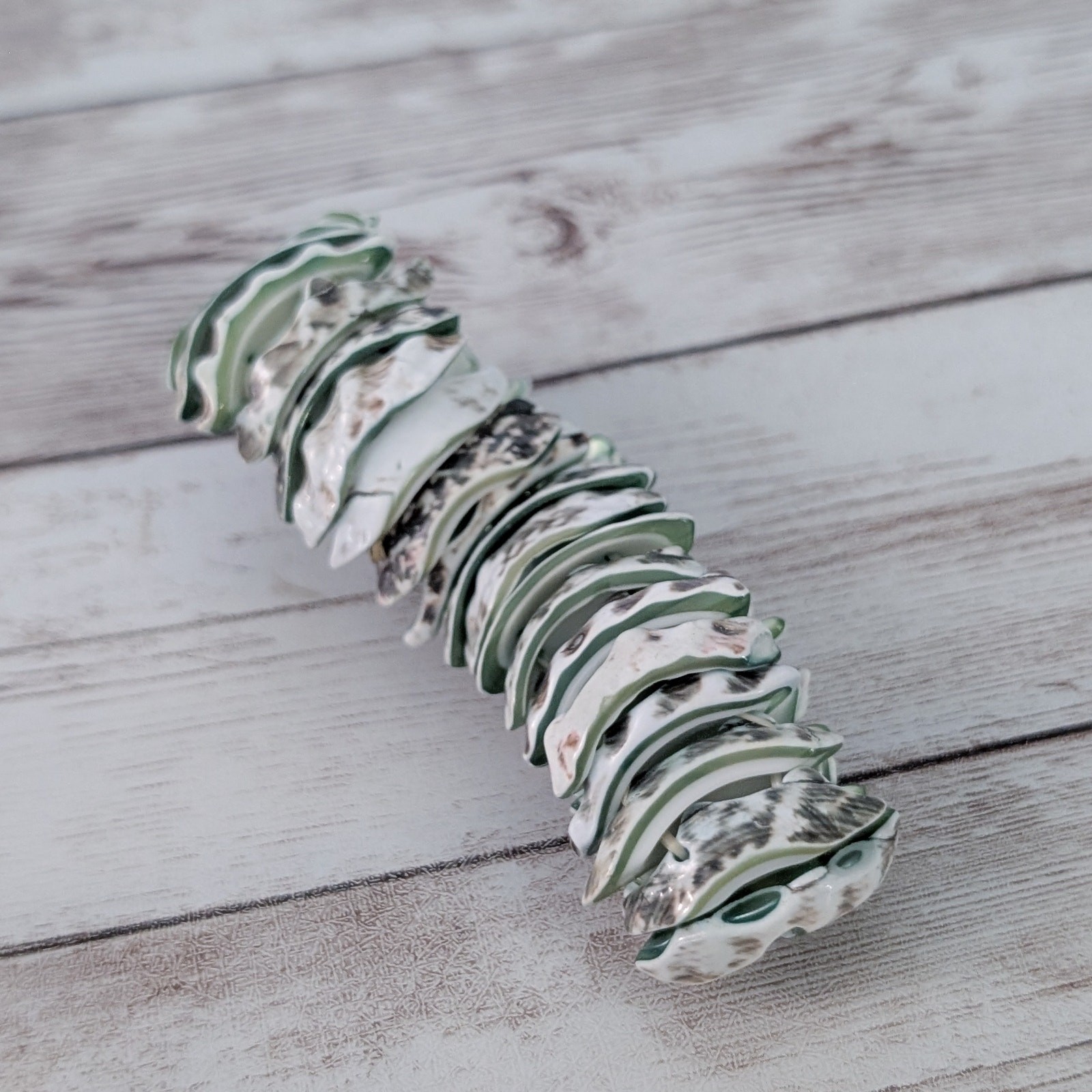Vintage Stretch Bracelet Green/White/Brown Shell? Statement Chunky