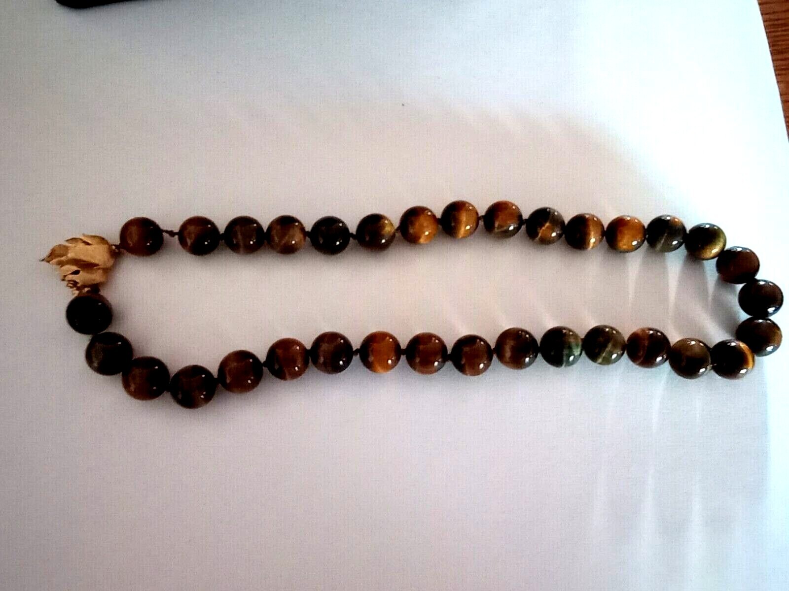 Vtg 14K Yellow Gold Leaf Tigers Eye Knotted Strand Necklace 17″ Slider 67gS