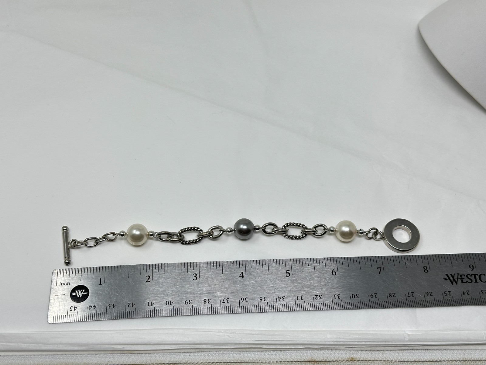 Beautiful Silver Tone White and Gray Faux Pearl Toggle 7.75″ Bracelet