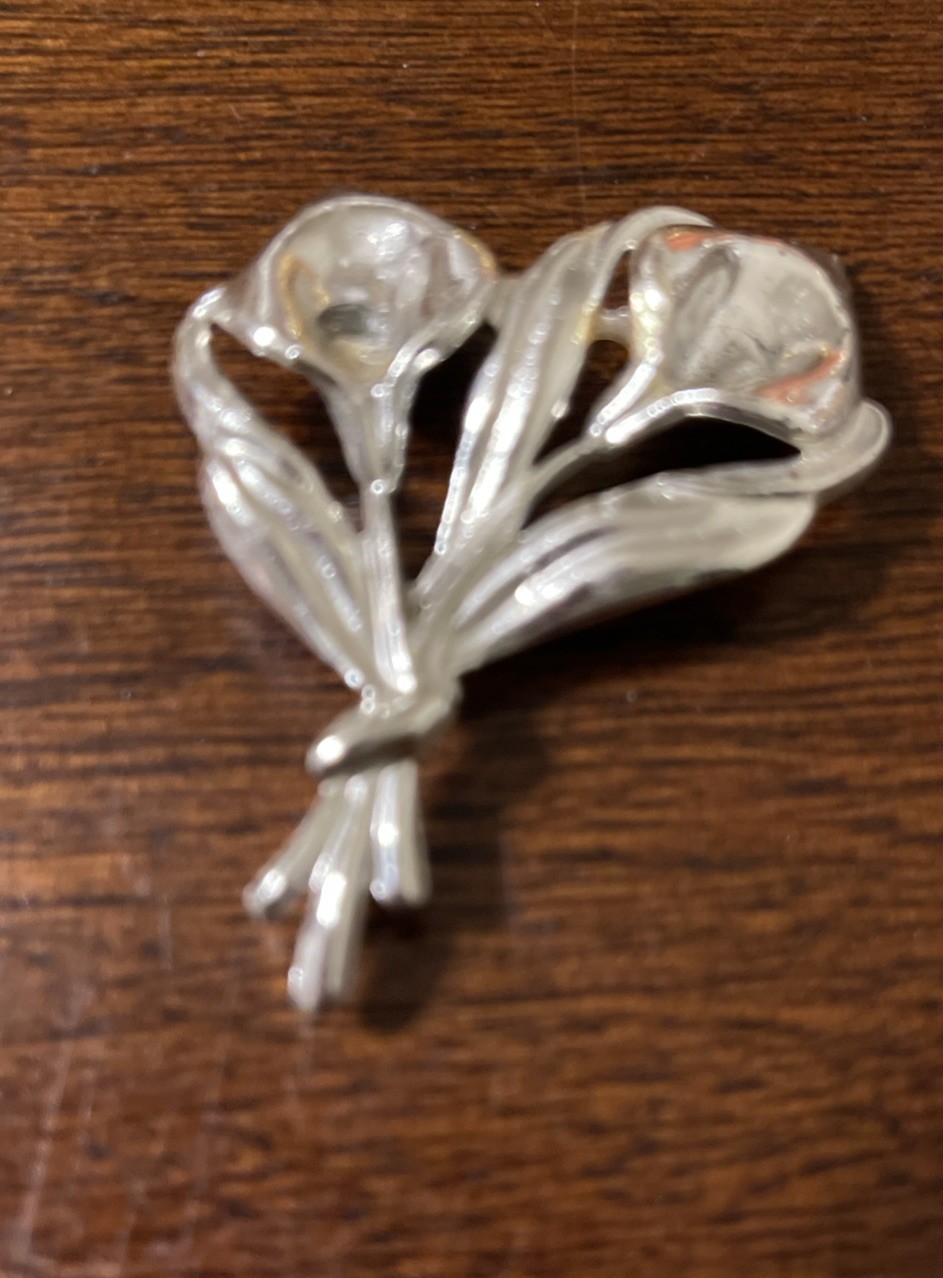 Vintage Gold Silver Tone Brooches & Pins Lot Of 8 Hammered Metal Hearts Flowers